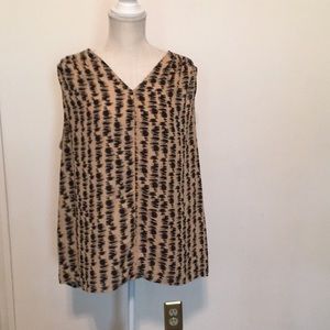 Roman’s tan and black light summer top 20W Machine wash and dry